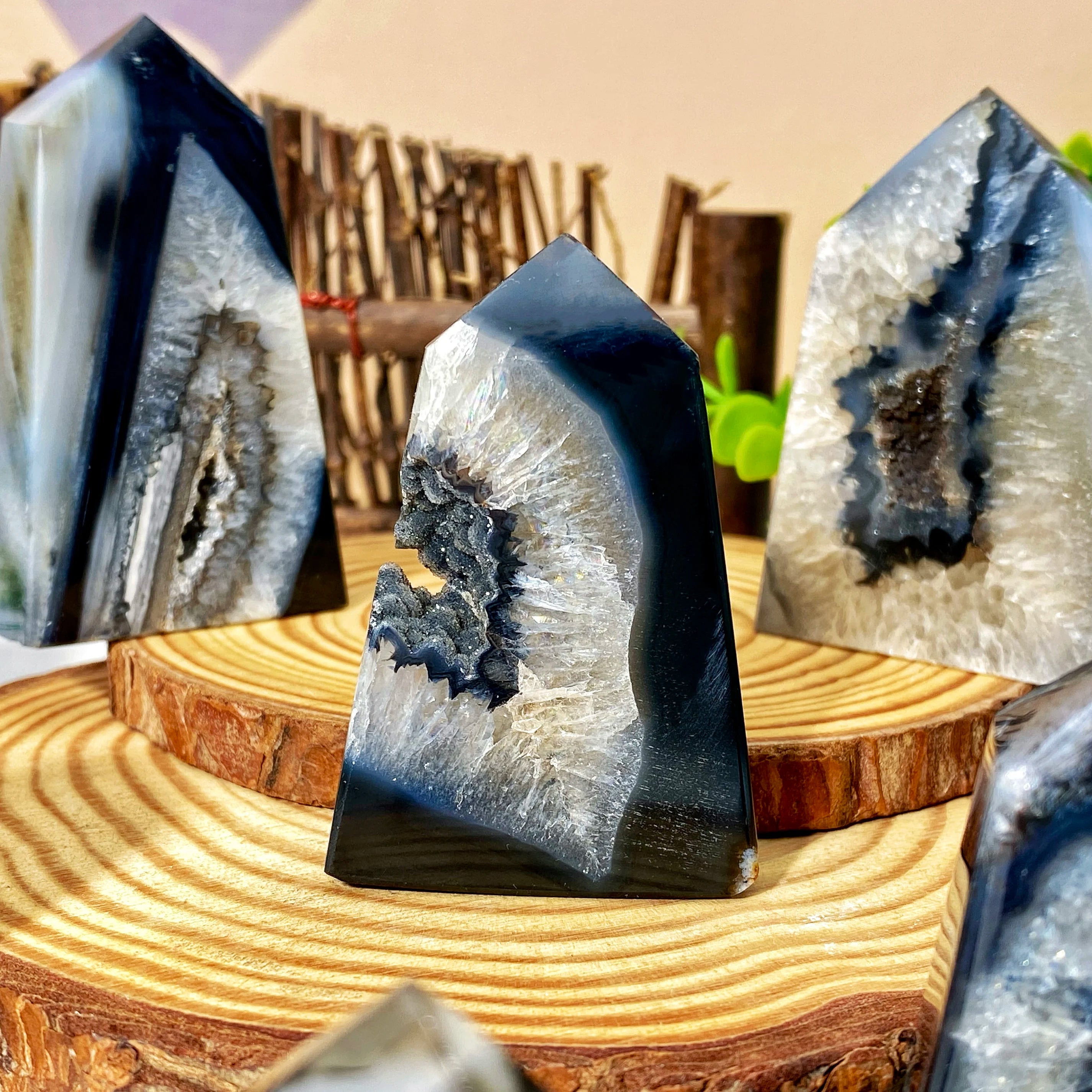 Natural Black Sardonyx Agate Geode Point – Home Decor