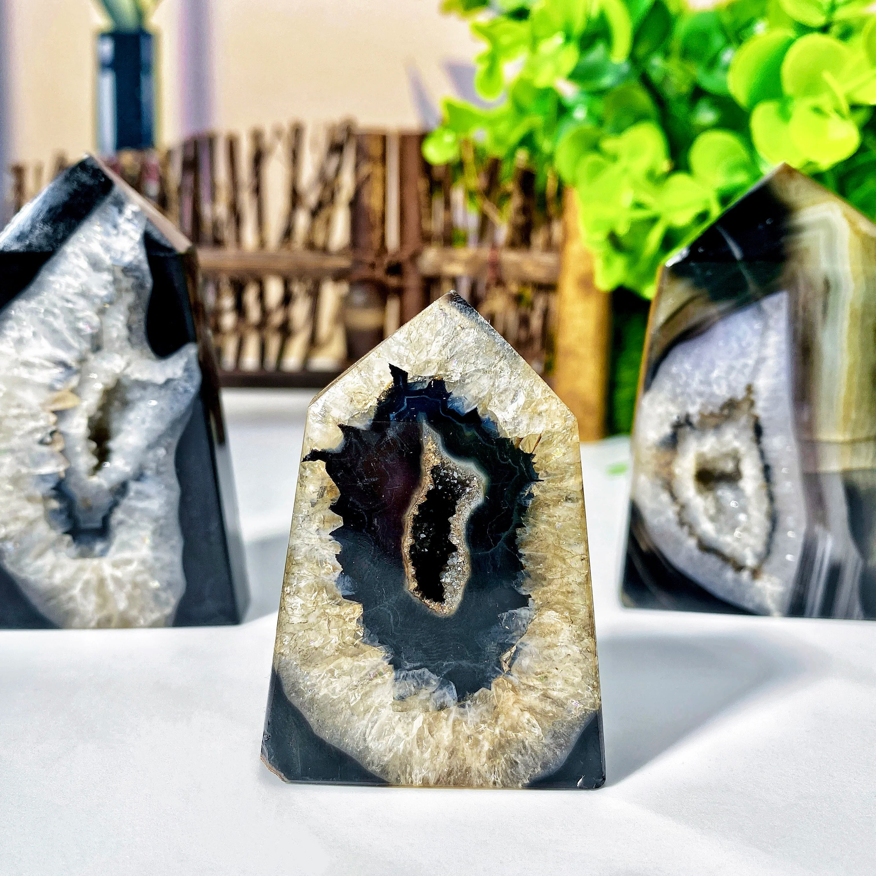 Natural Black Sardonyx Agate Geode Point – Home Decor